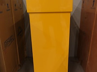 Polyester bloempot dalat met autolak - afbeelding 1 van  6