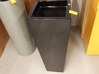 Polyester bloempot dalat met autolak - afbeelding 3 van  6