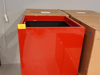 Polyester bloempot dalat met autolak - afbeelding 2 van  5