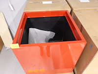 Polyester bloempot dalat met autolak - afbeelding 4 van  5