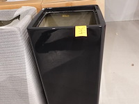 Polyester bloempot dalat met autolak - afbeelding 2 van  5