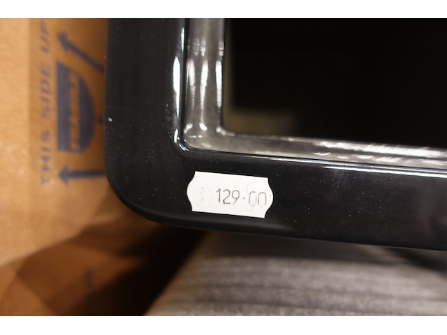 Polyester bloempot dalat met autolak - afbeelding 5 van  5