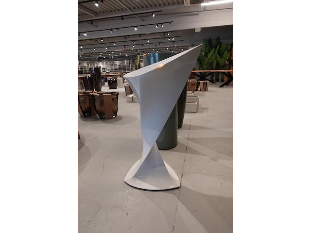 Polyester bloempot met autolak - afbeelding 3 van  6