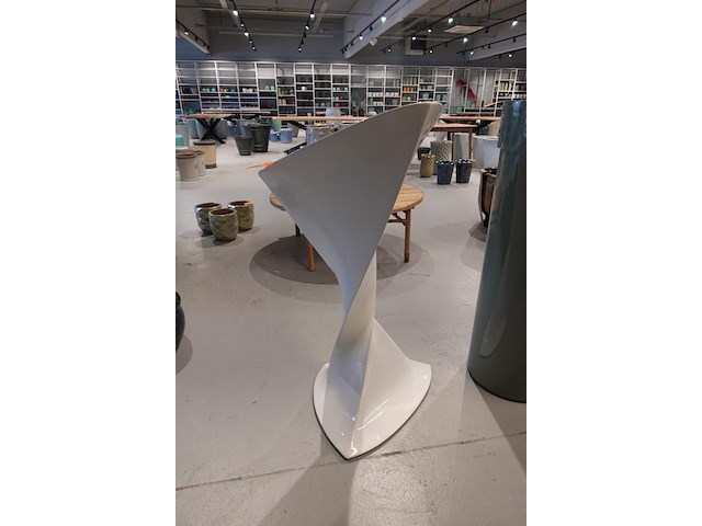 Polyester bloempot met autolak - afbeelding 4 van  6