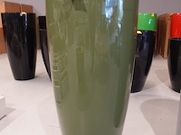 Polyester bloempot met autolak - afbeelding 1 van  4