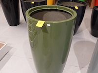 Polyester bloempot met autolak - afbeelding 2 van  4