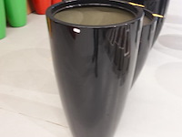 Polyester bloempot met autolak - afbeelding 2 van  4