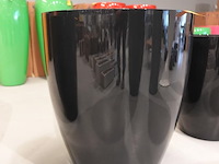 Polyester bloempot met autolak - afbeelding 1 van  4