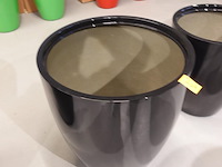 Polyester bloempot met autolak - afbeelding 3 van  4