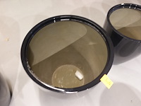 Polyester bloempot met autolak - afbeelding 4 van  4