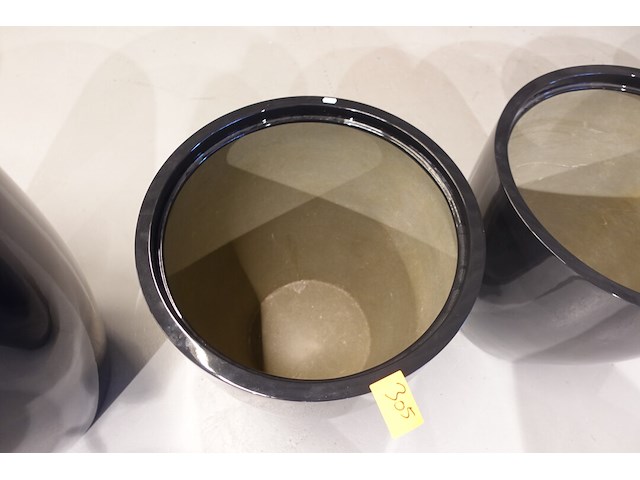 Polyester bloempot met autolak - afbeelding 4 van  5