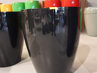 Polyester bloempot met autolak - afbeelding 1 van  4