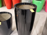 Polyester bloempot met autolak - afbeelding 2 van  4