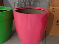 Polyester bloempot met autolak - afbeelding 2 van  5