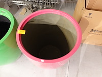 Polyester bloempot met autolak - afbeelding 4 van  5