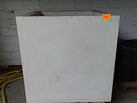 Polyester bloempot - afbeelding 1 van  4