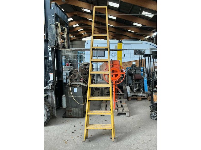 Polyester trapladder - afbeelding 1 van  4