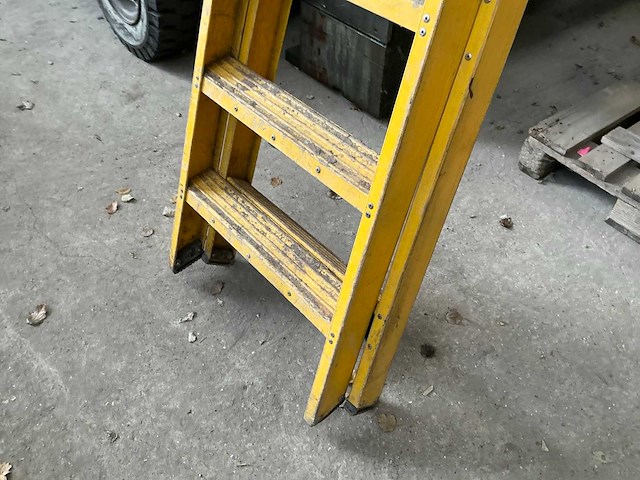 Polyester trapladder - afbeelding 3 van  4