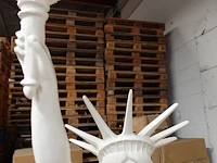 Polyester vrijheidsbeeld - afbeelding 2 van  6