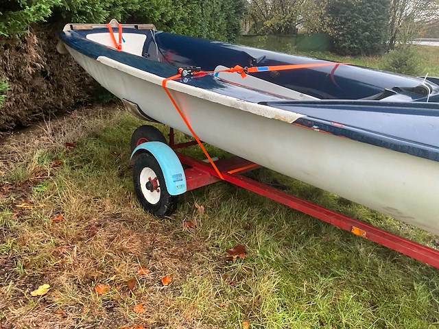 Polyester zeilboot met trailer - afbeelding 3 van  15