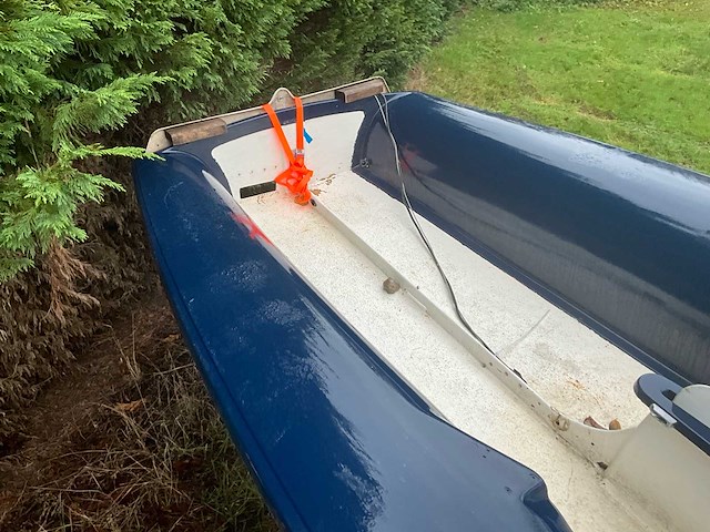 Polyester zeilboot met trailer - afbeelding 12 van  15