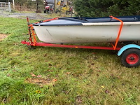 Polyester zeilboot met trailer - afbeelding 6 van  15