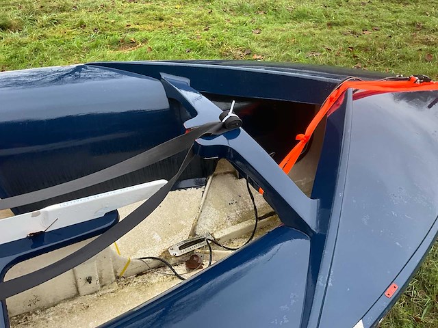 Polyester zeilboot met trailer - afbeelding 14 van  15