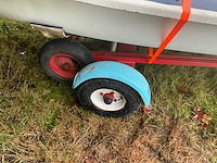 Polyester zeilboot met trailer - afbeelding 15 van  15