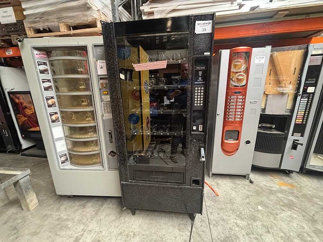 Polyvend - snack - verkoopautomaat - afbeelding 1 van  4