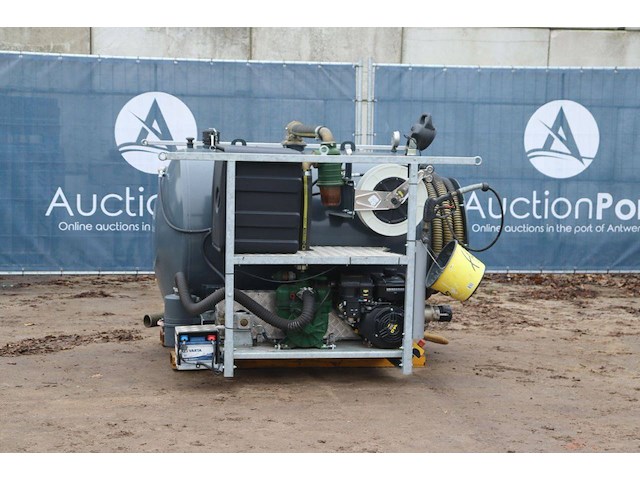 Pomp mecaflex vcx1600g benzine 2022 met 10 toilet cabines - afbeelding 1 van  1