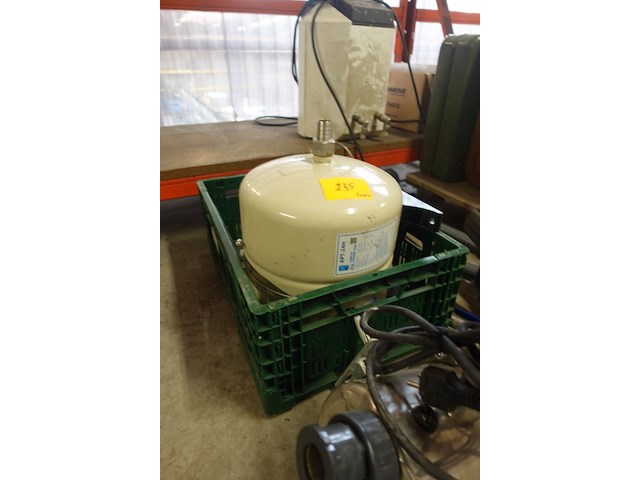 Pomp met drukvat en boiler - afbeelding 3 van  5