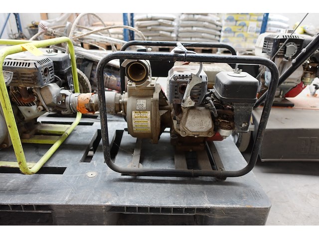 Pomp met motor - afbeelding 1 van  2
