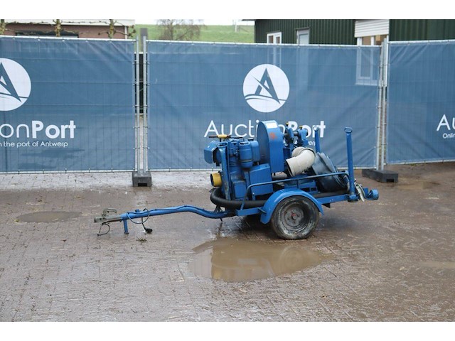 Pomp op aanhanger - afbeelding 1 van  1