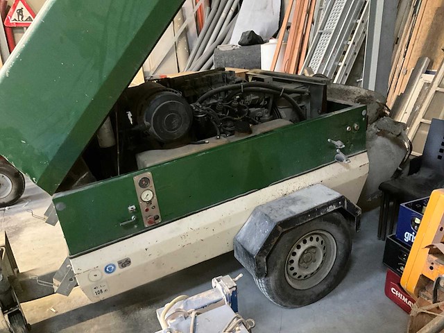 Pompwagen voor cement - afbeelding 12 van  18