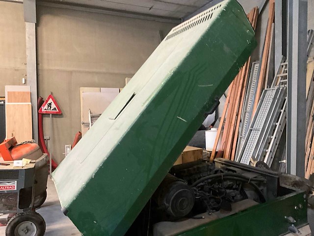 Pompwagen voor cement - afbeelding 13 van  18