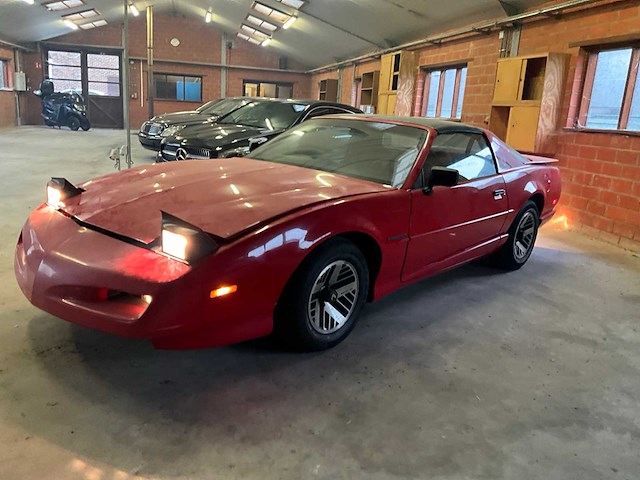 Pontiac - firebird - personenauto - afbeelding 1 van  25