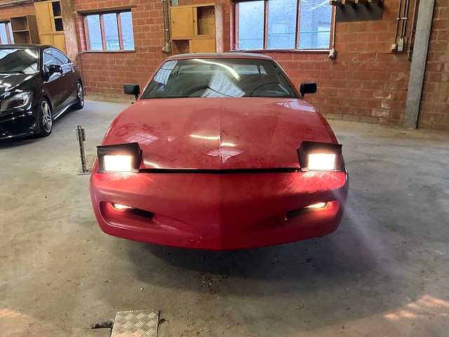 Pontiac - firebird - personenauto - afbeelding 2 van  24