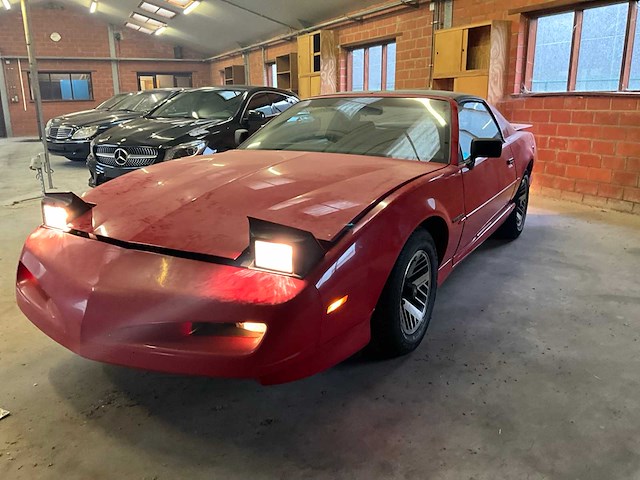 Pontiac - firebird - personenauto - afbeelding 11 van  24