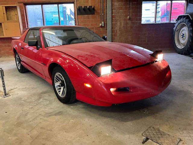 Pontiac - firebird - personenauto - afbeelding 24 van  24