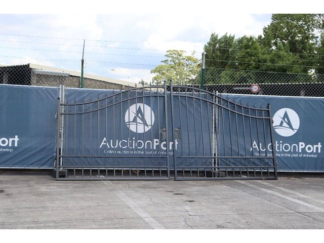 Poort 4.2x2.3m nieuw - afbeelding 1 van  1