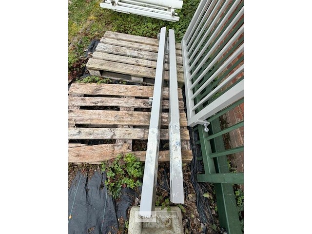 Poort met palen - afbeelding 2 van  4