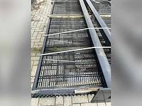 Poort zwart met fijne mazen + palen - afbeelding 3 van  3