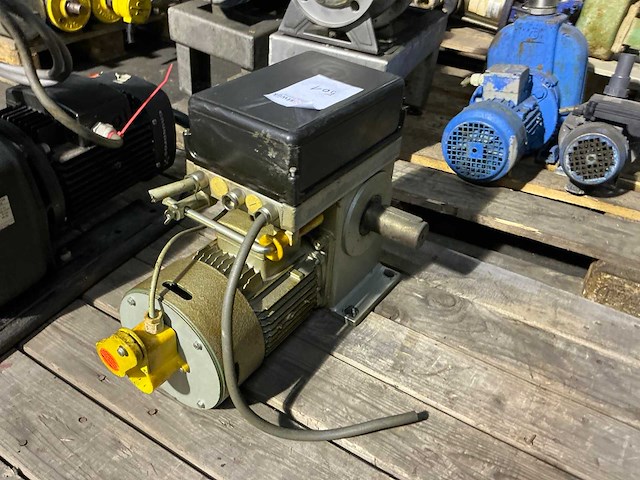 Poortmotor - afbeelding 2 van  3