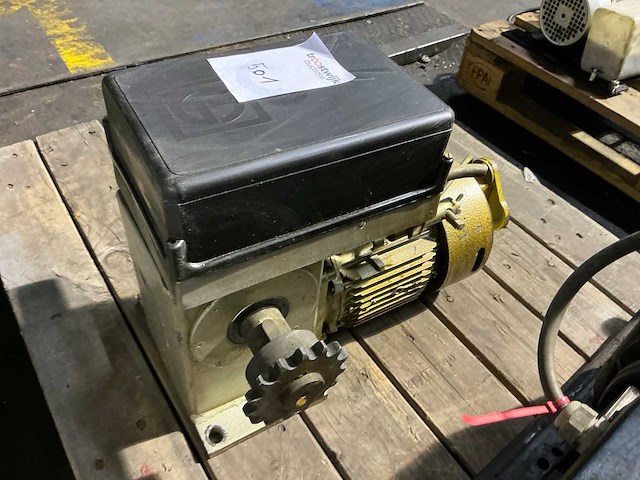 Poortmotor - afbeelding 3 van  3