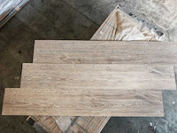 Porcelanosa bruselas fresno mat 29,4x180 cm vloertegel 12,17 m² - afbeelding 4 van  7
