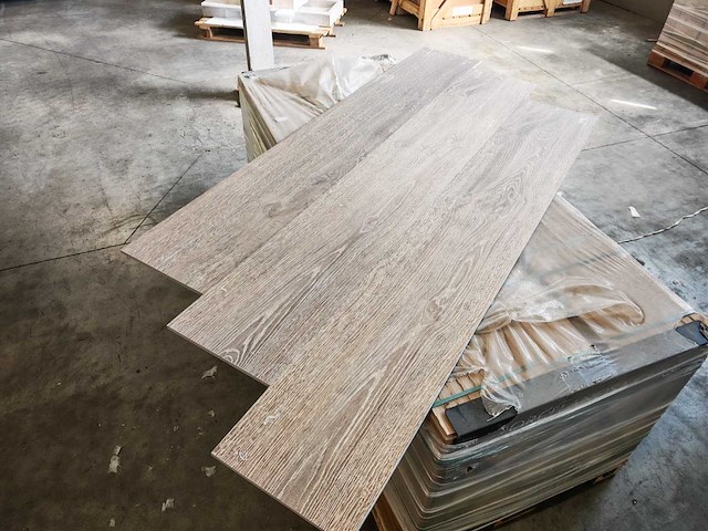 Porcelanosa bruselas fresno mat 29,4x180 cm vloertegel 52,91 m² - afbeelding 2 van  2