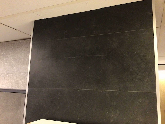 Porcelanosa magma black mat wandtegel 33,3x100 cm 30 m² - afbeelding 4 van  7