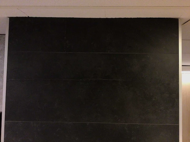 Porcelanosa magma black mat wandtegel 33,3x100 cm 30 m² - afbeelding 2 van  7