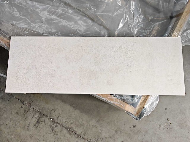 Porcelanosa metropolitan nature caliza mat wandtegel 33,3x100 cm 30,97 m² - afbeelding 9 van  11