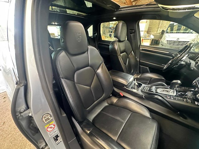Porsche - 2014 - cayenne - s hybride facelift - personenauto - afbeelding 22 van  54